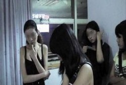 色情图片在线观看,在线观看背后的黑暗面